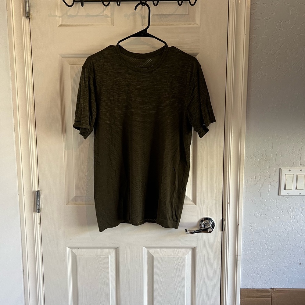 Lululemon Metal Vent Tech Breathe Shirt